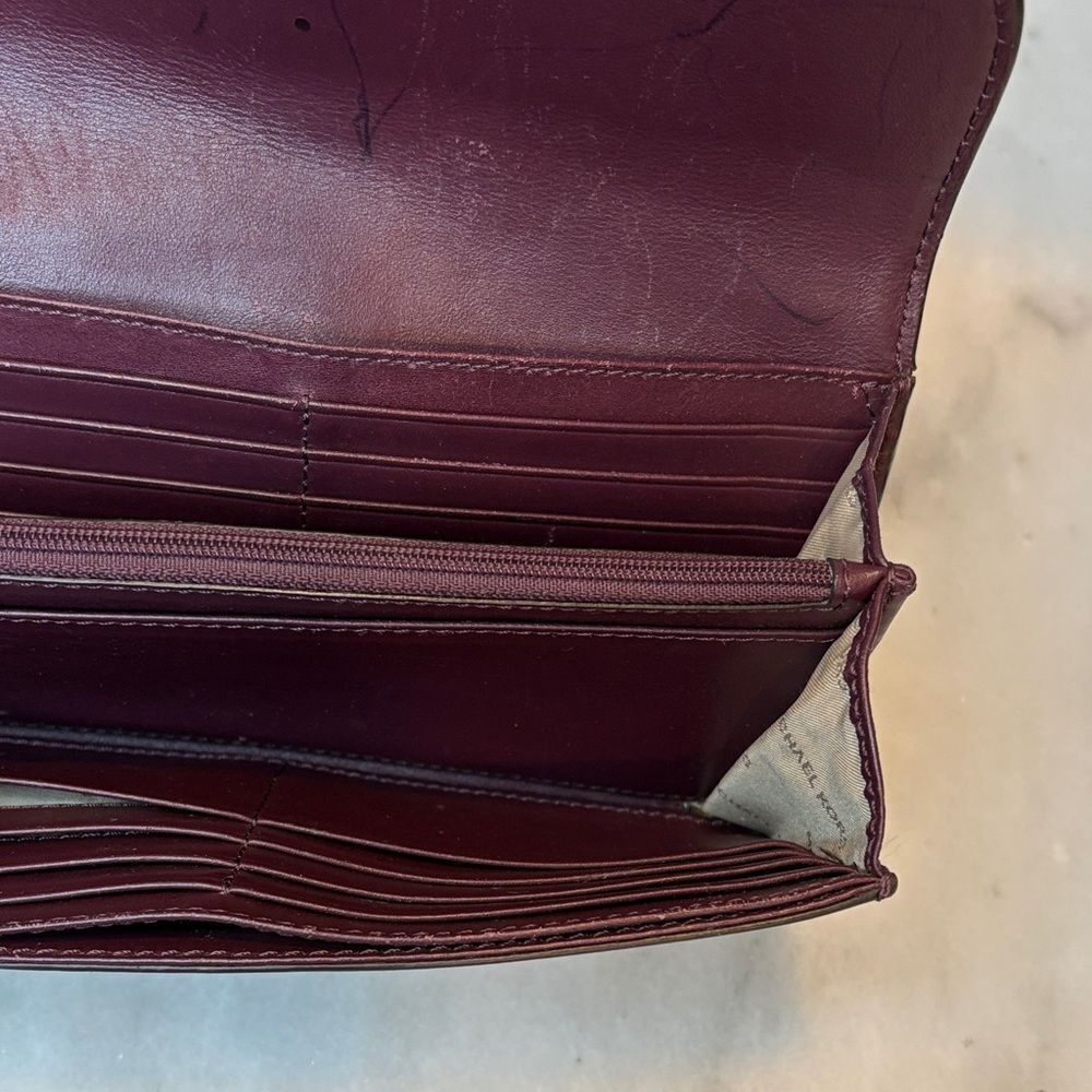 Michael Kors Wallet Leather Large Flap Closure Wallet Clutch - Picture 15 of 16